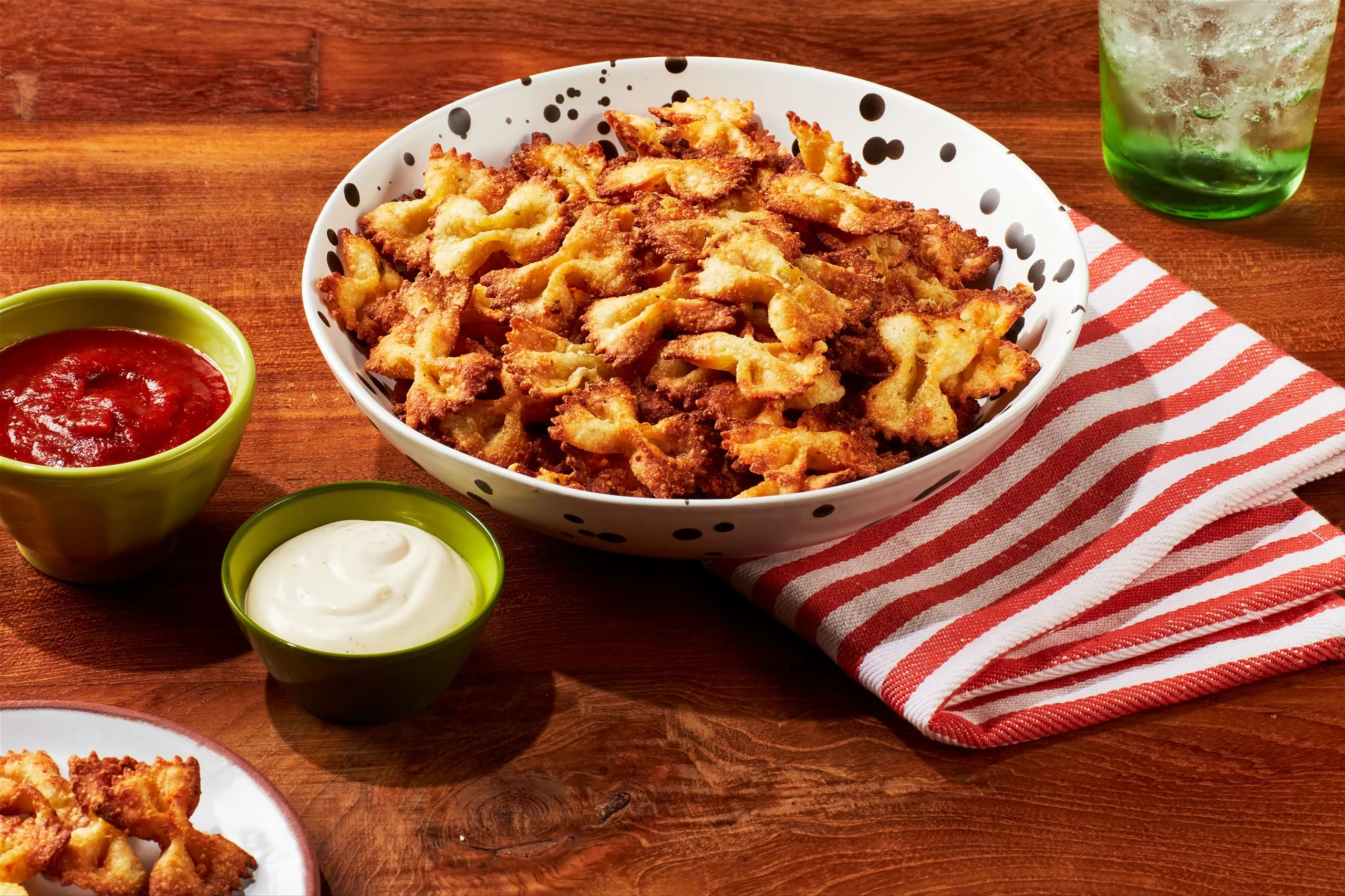 26595_HVR-Ranch-Pasta-Chips_HERO_s01.jpg